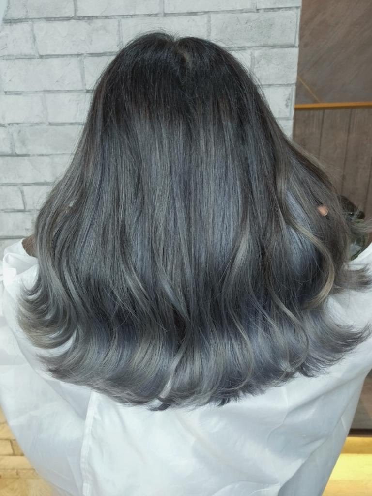 An ash grey bob